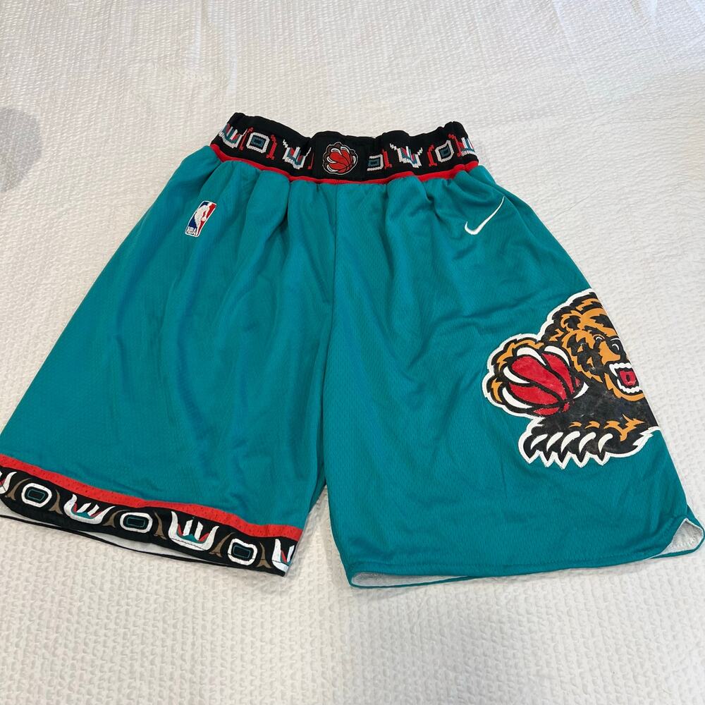 Nike vintage Vancouver Grizzlies Hardwood Classics Swingman NBA Short 44